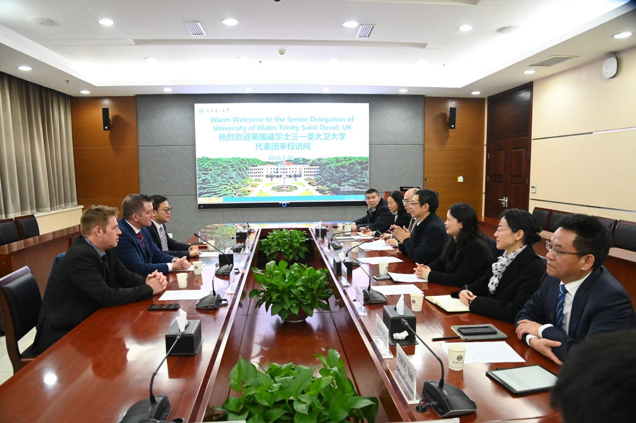 英国威尔士三一圣大卫大学副校长代表团访问武汉理工大学国际教育学院